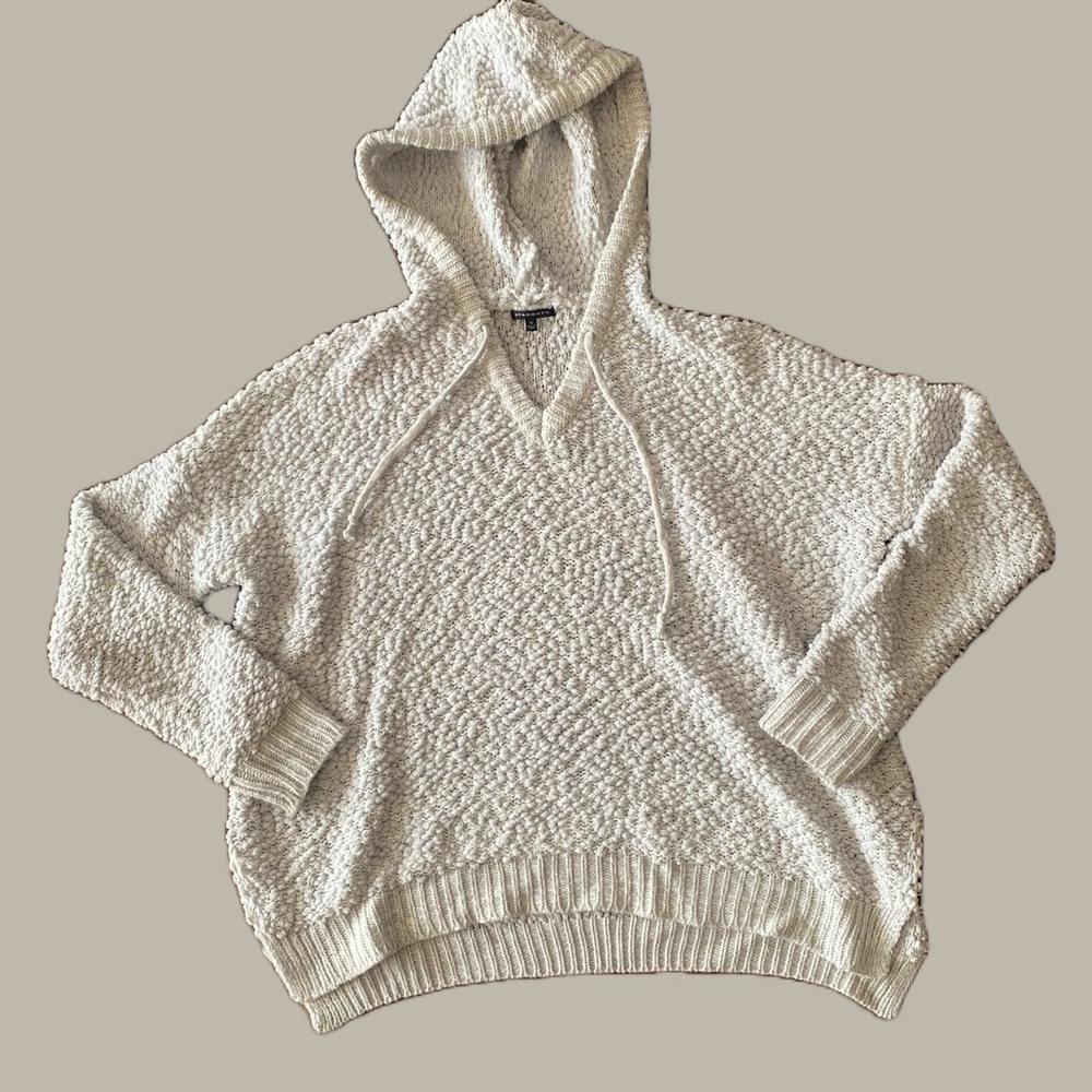 ✨ *BOGO* Staccato women’s hooded popcorn sweatshirt *BOGO* ✨